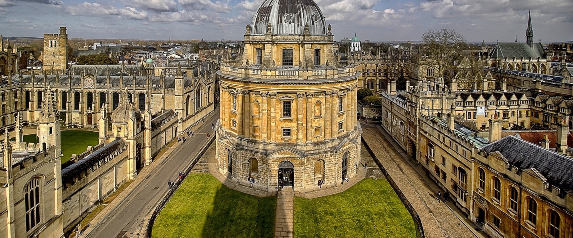 The Insider's Guide to Oxford and Cambridge Universities Admissions