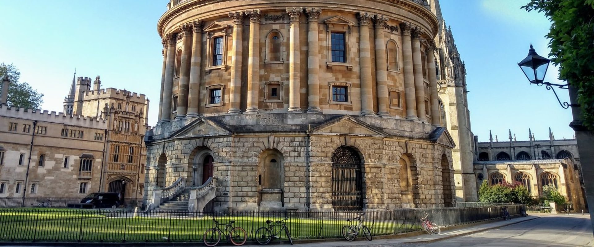 The Ultimate Guide to Mentorship Opportunities at Oxford and Cambridge Universities