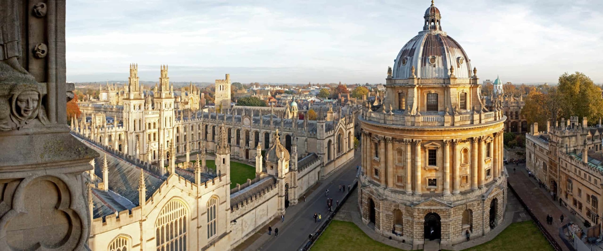 Comparing Oxford and Cambridge Courses: What You Need to Know